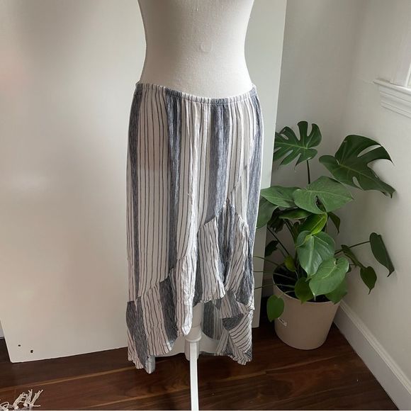 Lovestitch White & Blue High Ruffle low skirt! Size Medium - Picture 7 of 14